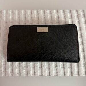 Kate Spade billfold wallet